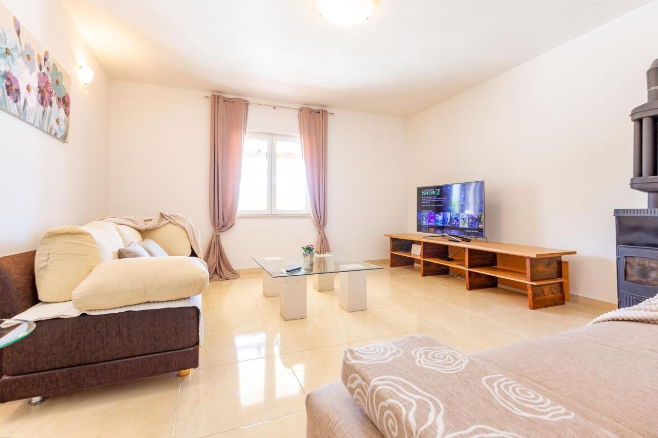 Sjor 2 Bdr Apartment W Grill ซาดาร์ ภายนอก รูปภาพ